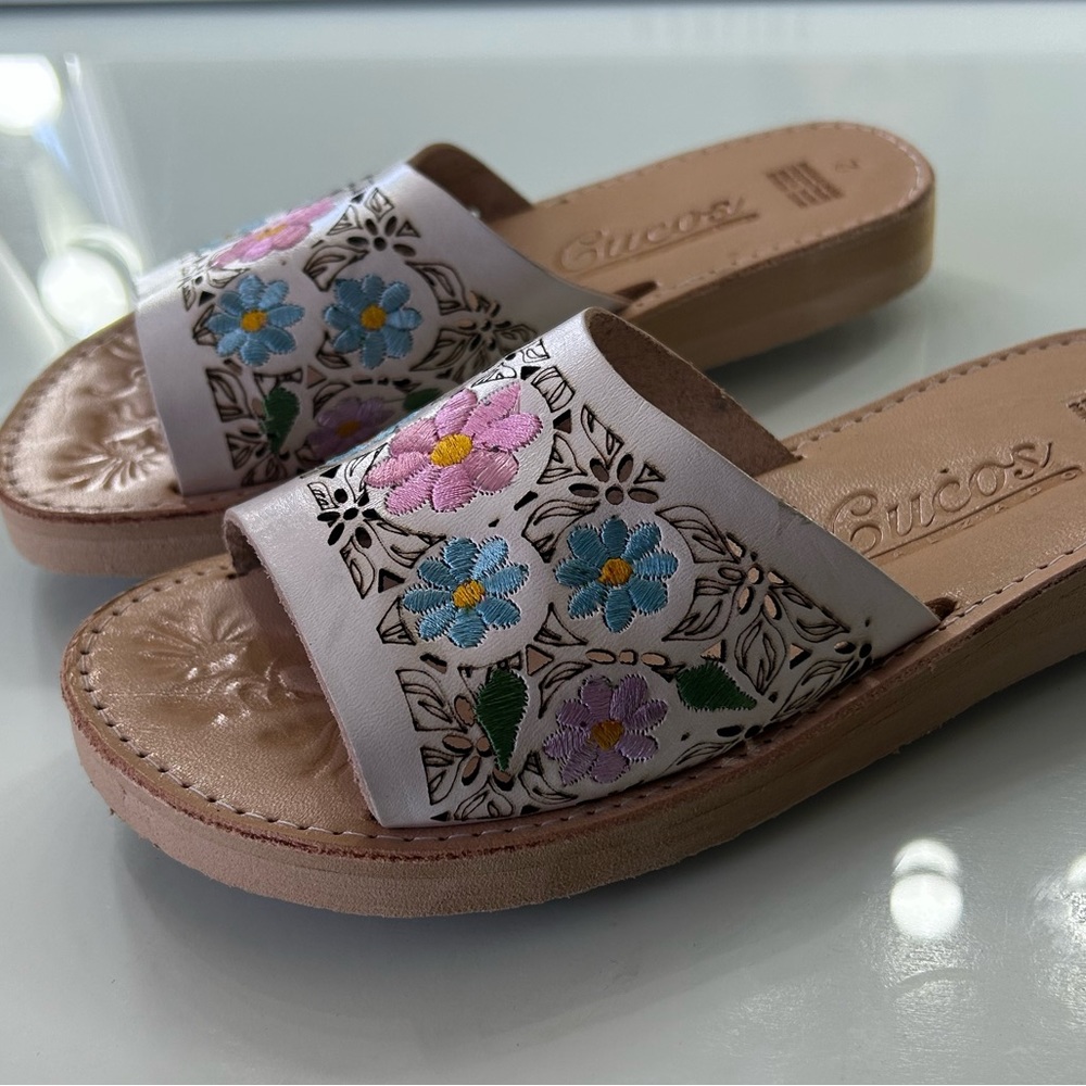 Artisan Leather Sandals - Picture 4 of 4